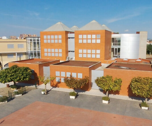 El Colegio Inglés Zaragoza incluirá balconing como asignatura el próximo año